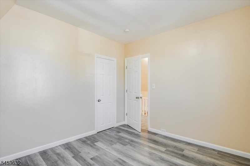 SECOND UNIT BEDROOM