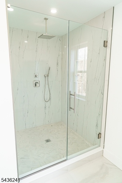 Stall shower