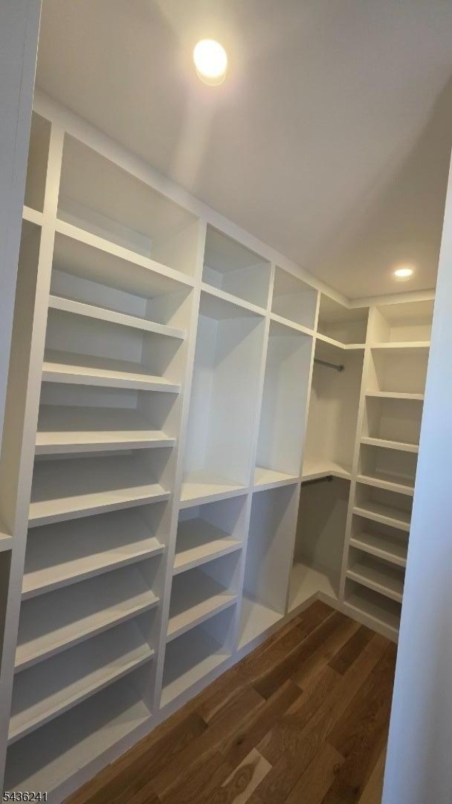 Walking closet