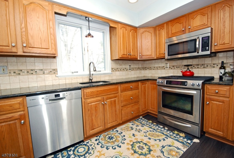 Eat in Kitchen
