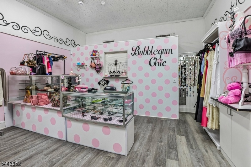 Vintage store