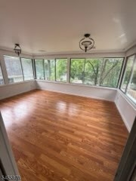 .3 Season Room