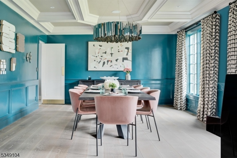 Dining Room (1 of 3)