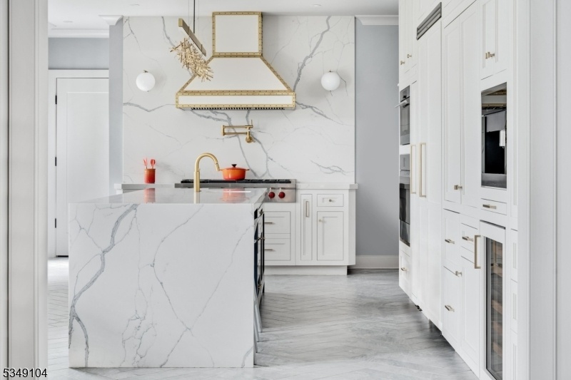 Kitchen (1 of 4)