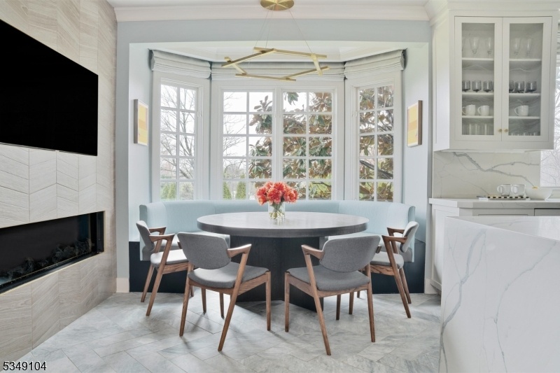 Breakfast Room (2 of 2)