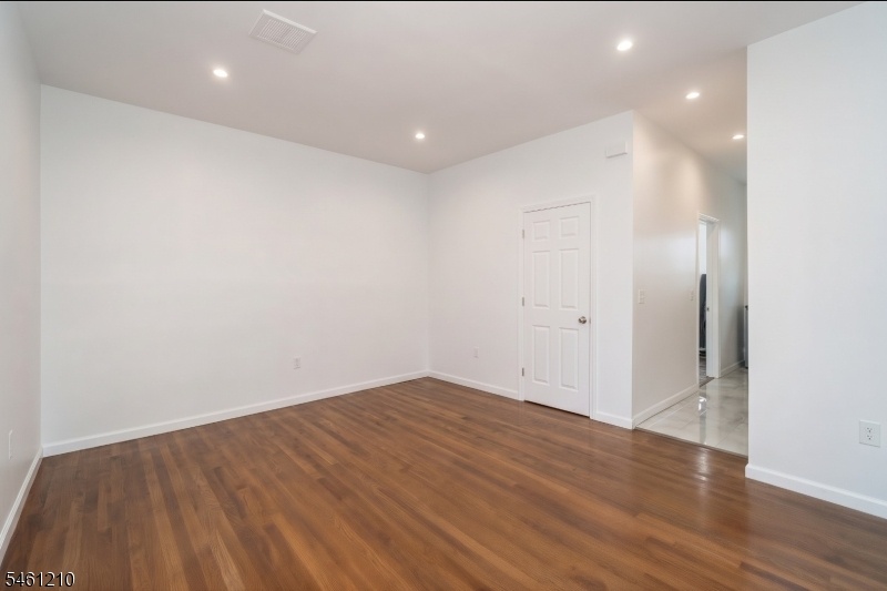 Living Room Unit 3
