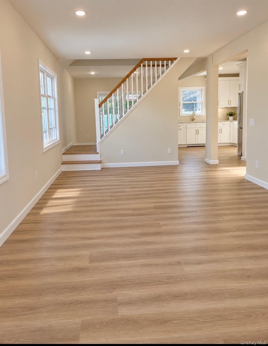 Large LR. Open & Airy.