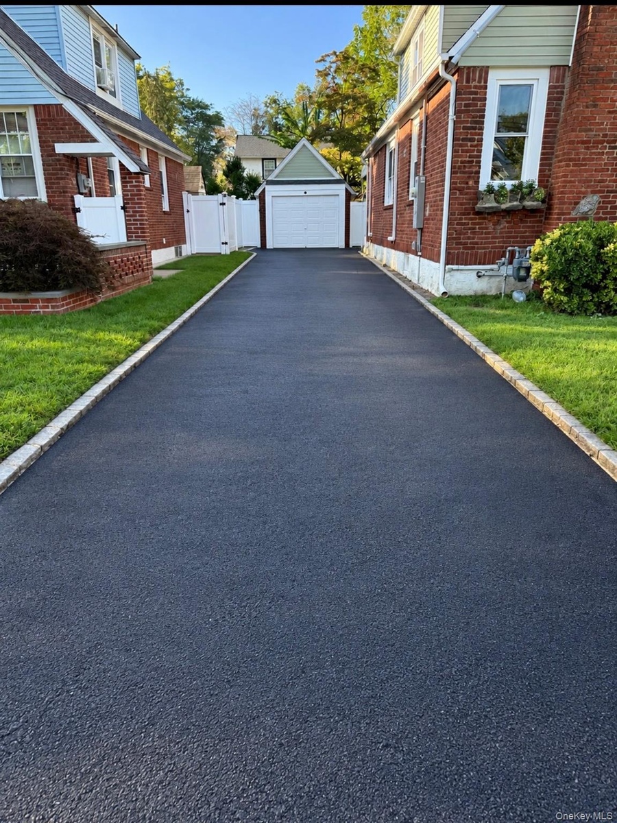 New Driveway w/Plenty Of Parking