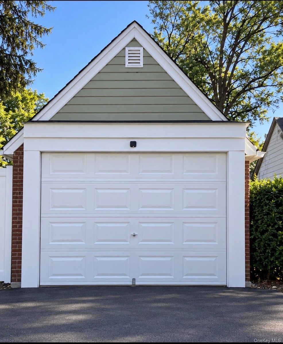 1 Car Detached Garage