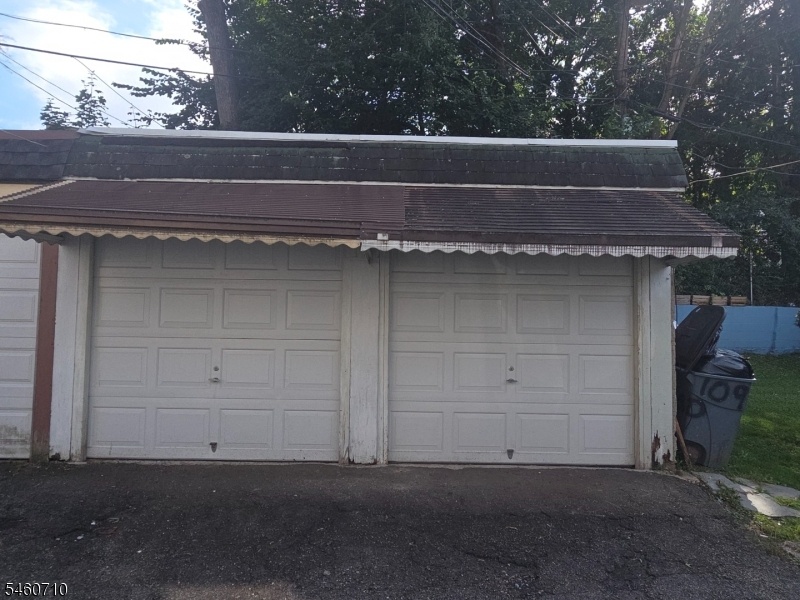 2 Car Garage