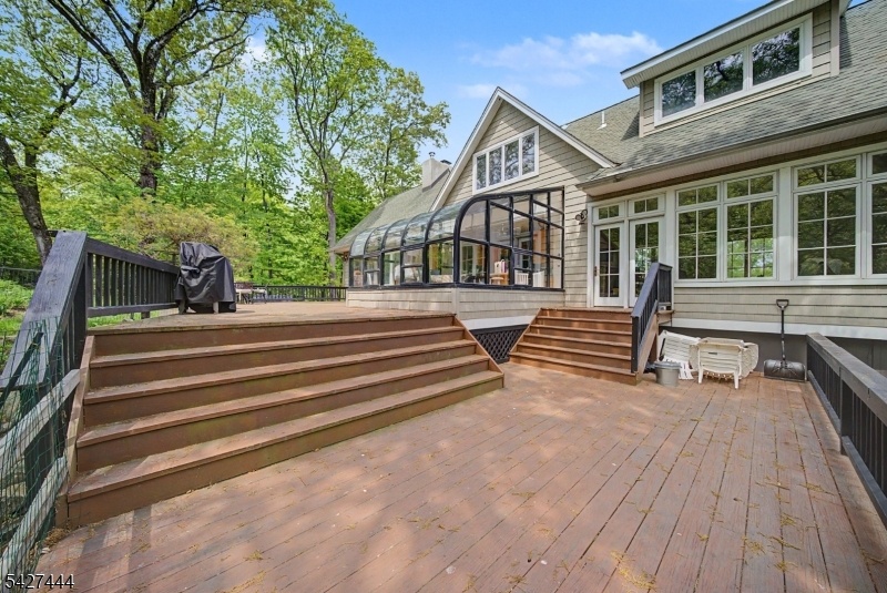 Huge Deck
