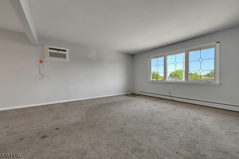 United 1 Living Room