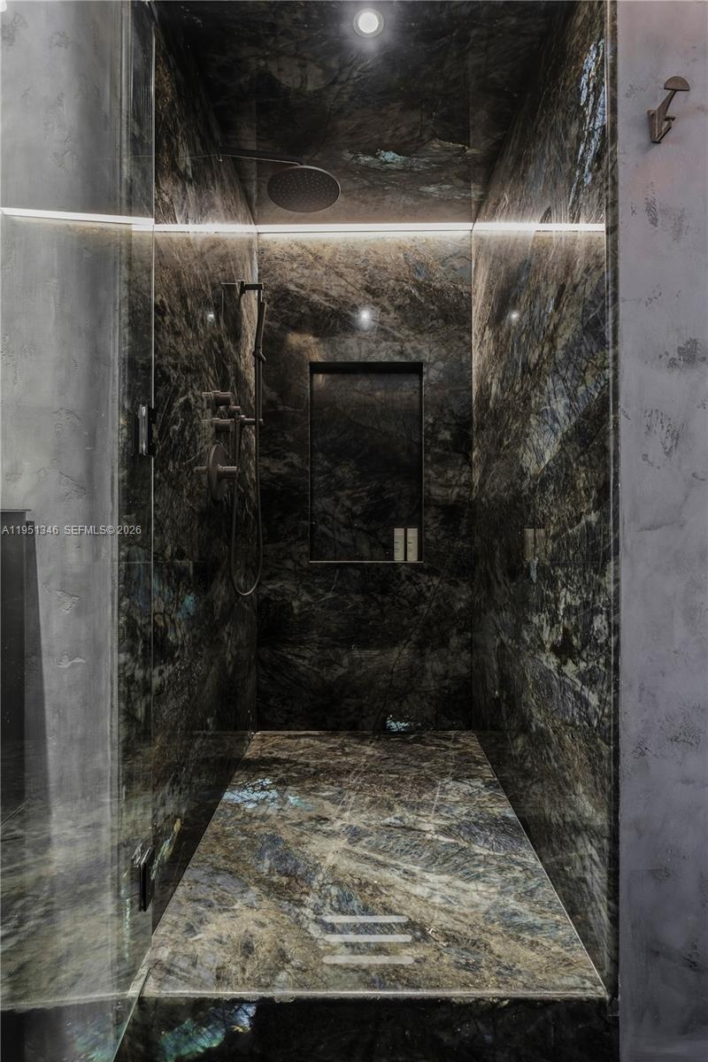 #4 Gorgeous Dramatic Natural Stone that Illluminates