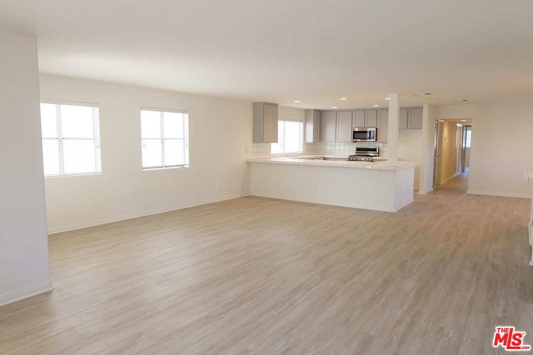 Unit A (Middle Floor)