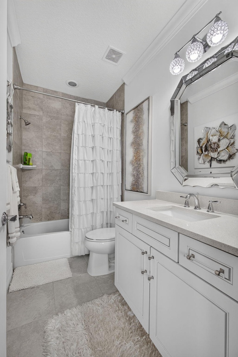 One sink with combo shower/tub