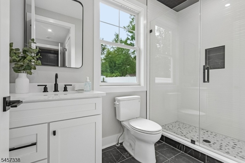 Guest Suite Bath