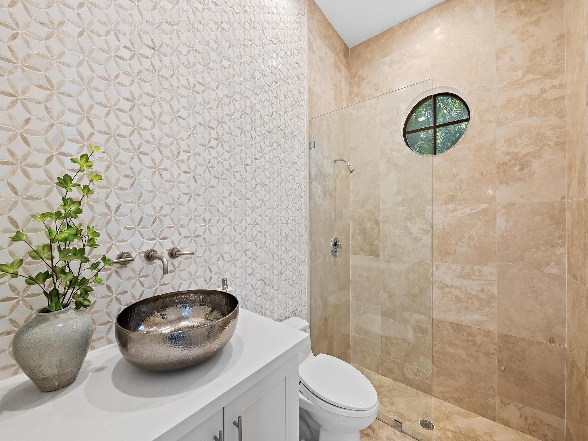 Cabana Bath 5 with Shower Off Family Room