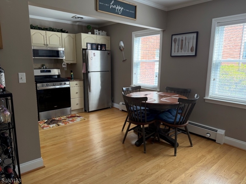 Eat In Kitchen
