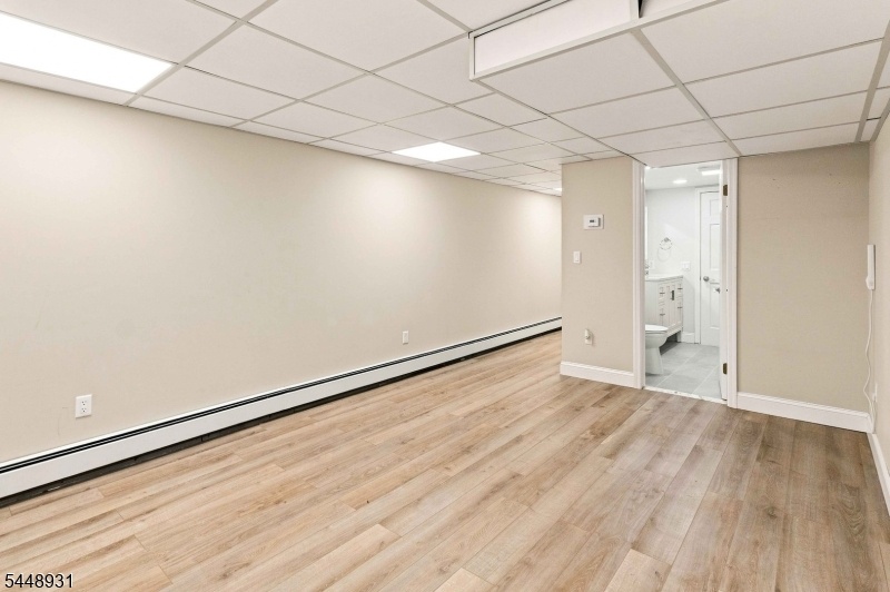 BASEMENT OFFICE/BONUS ROOM