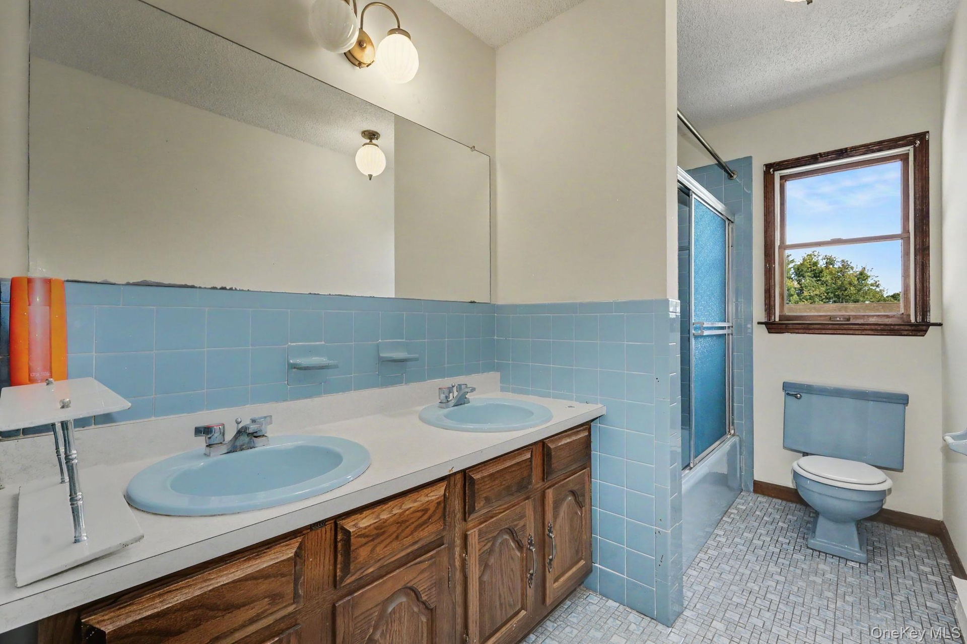 Hall Full Bath