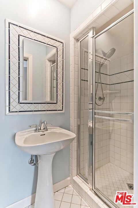 Ensuite to Bed 3