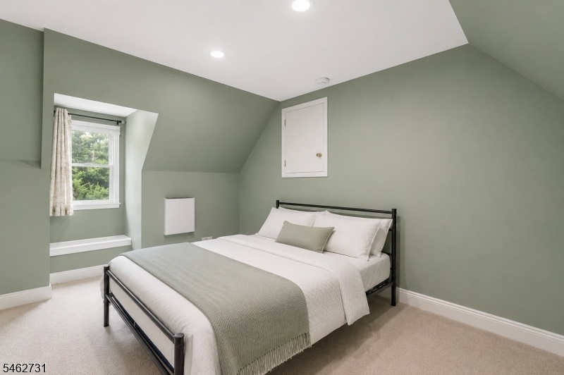 attic bedroom