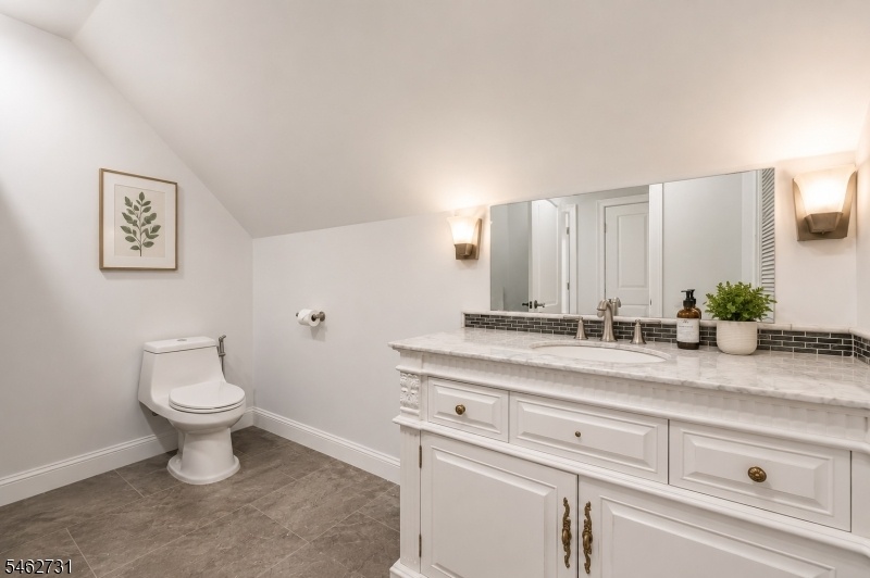 attic full bath