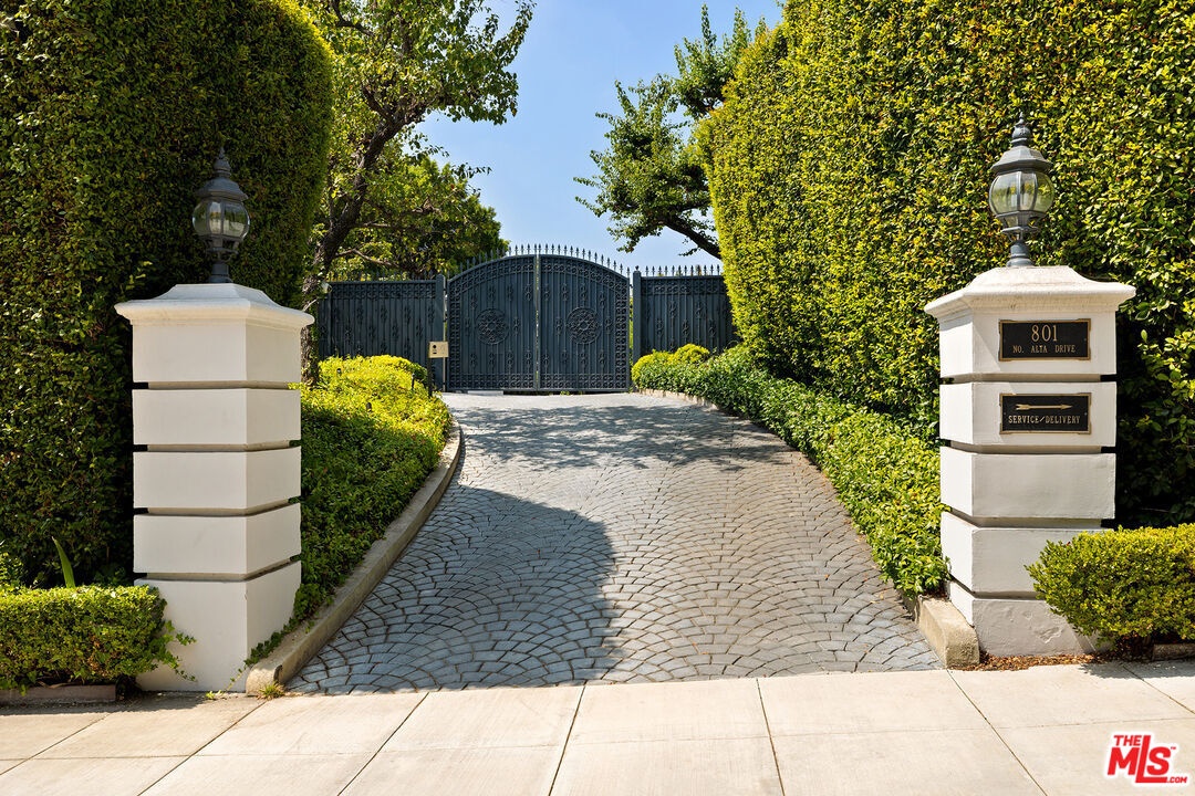 Primary Gate