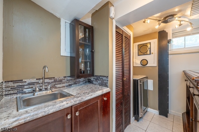 Wet bar