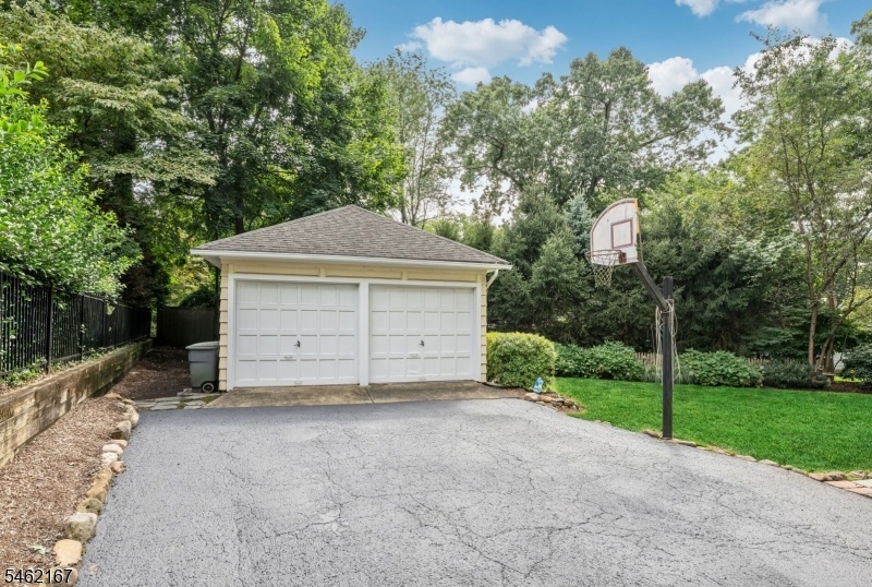 Detached Garage