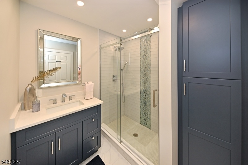 Updated Full Bath