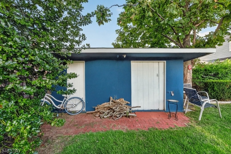 Shed