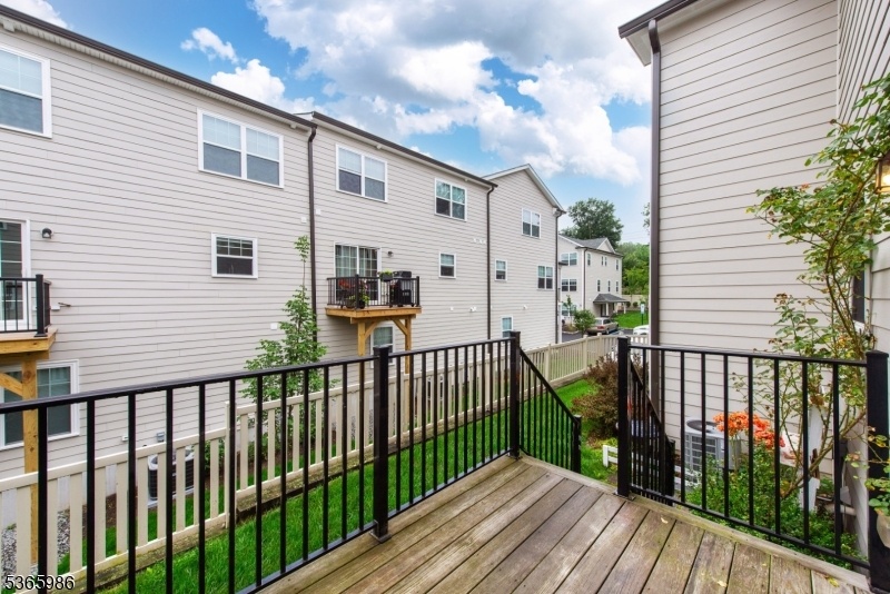 Outdoor Deck Space