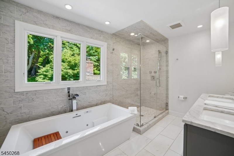 Spa like Primary Full Bath