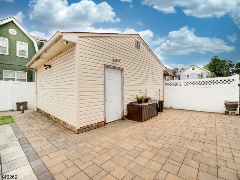 Garage - Patio