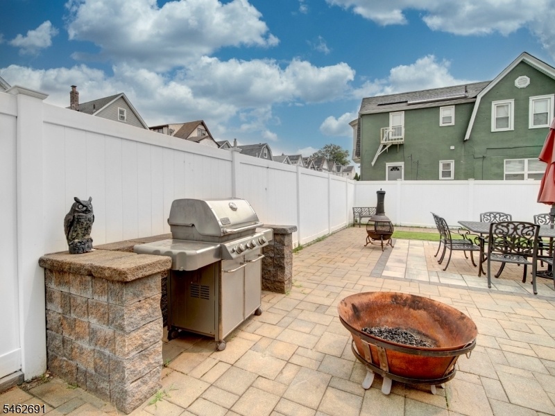 Patio - BBQ area