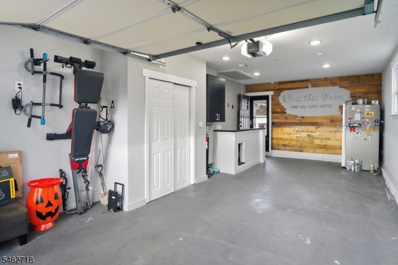 Attached Garage