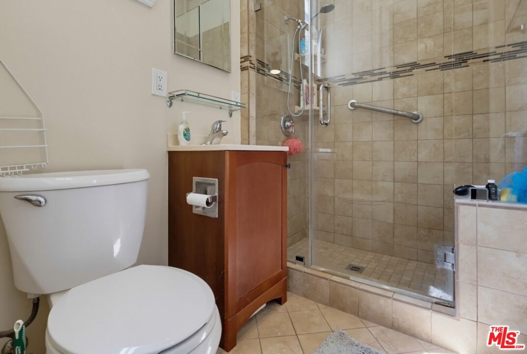 maid's bath