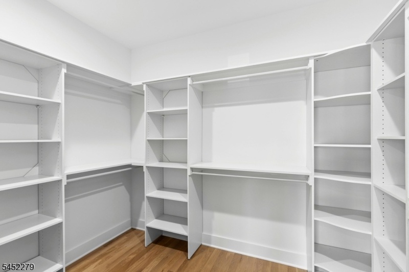 Walking closet