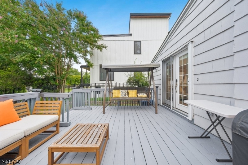 HUGE DECK
