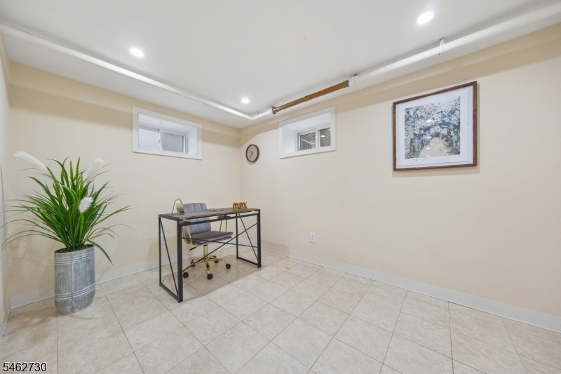 Office/Den/Guest Room