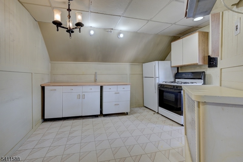 3rd Floor Apartment