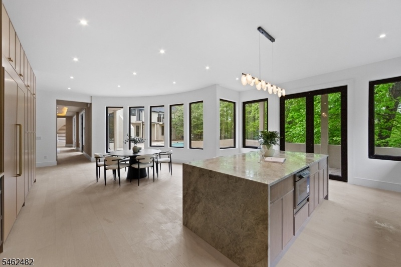 Eat In Kitchen