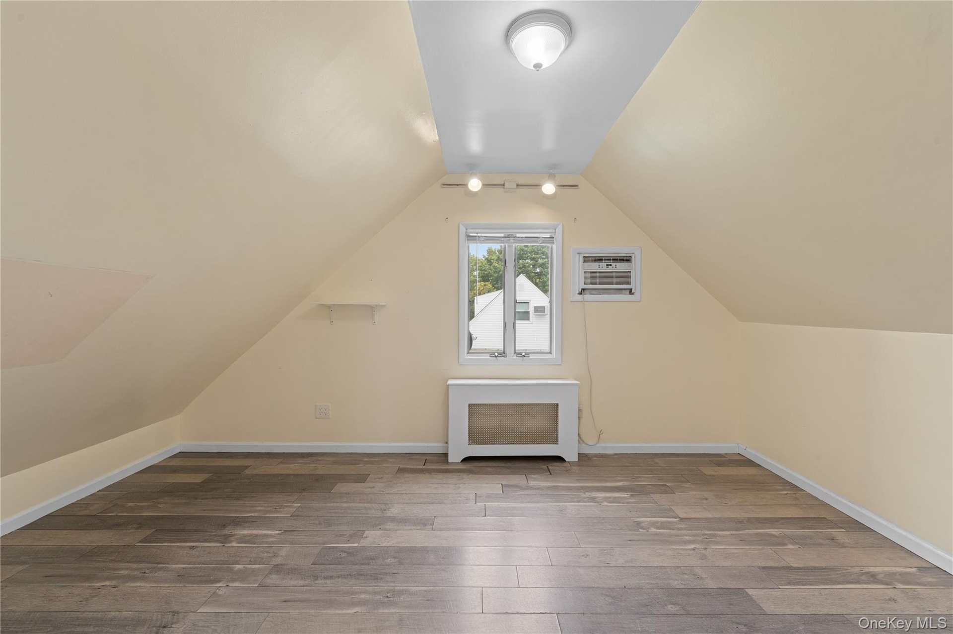 2nd floor bedroom