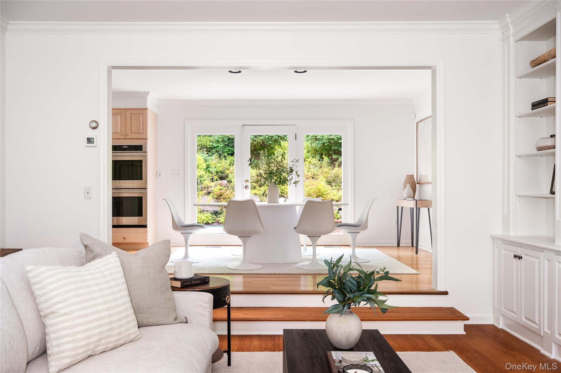 From family room & doors to pool