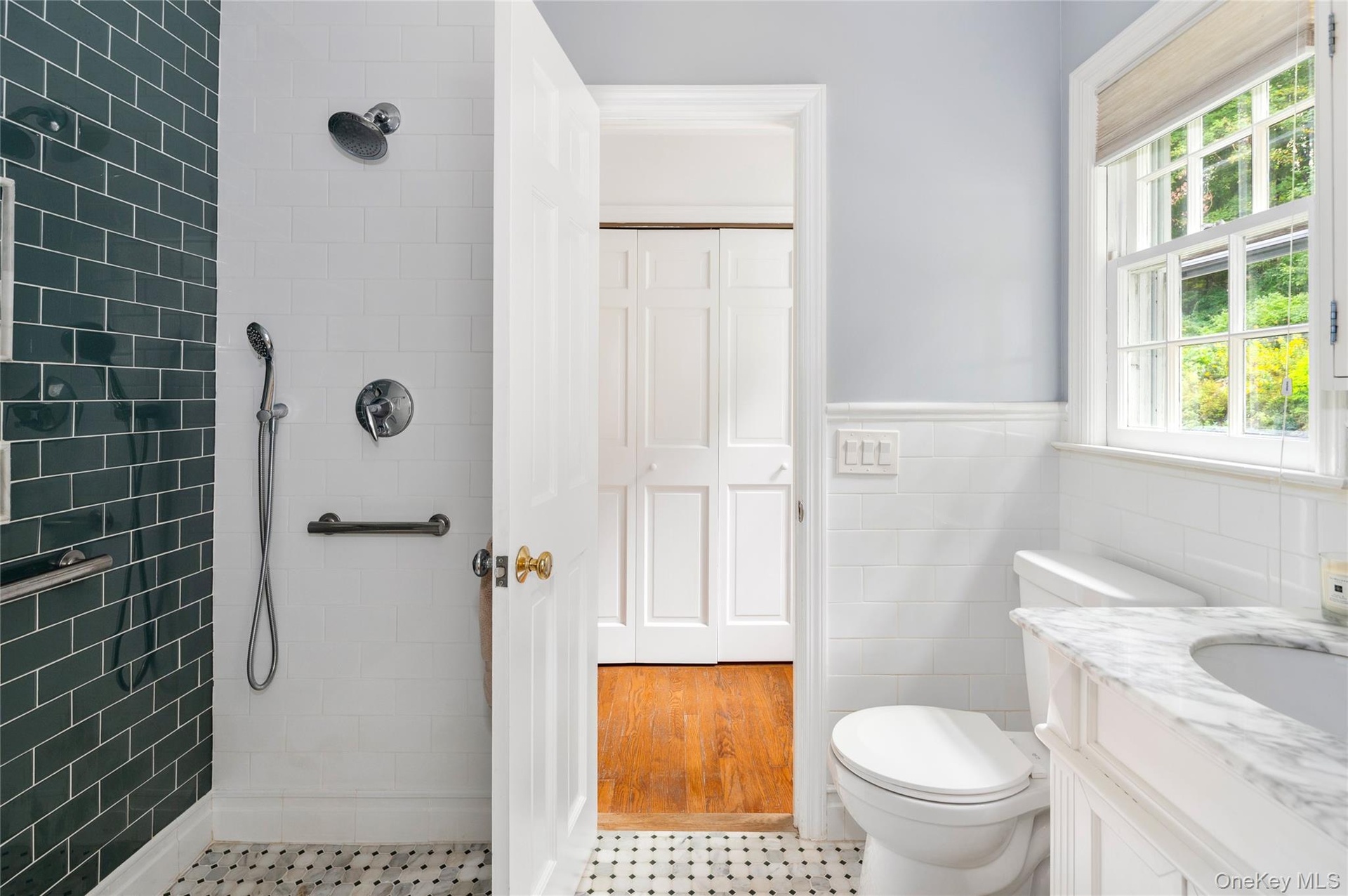 First floor bathroom with dual access from bedroom or hall