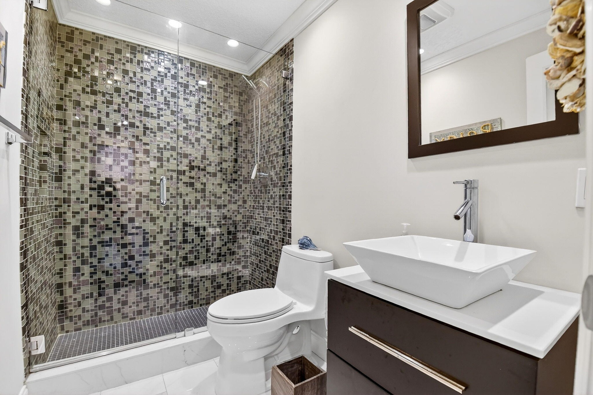 2nd Bathroom