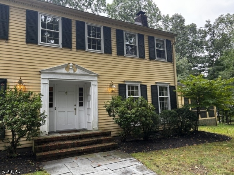 4-bdrm classic colonial