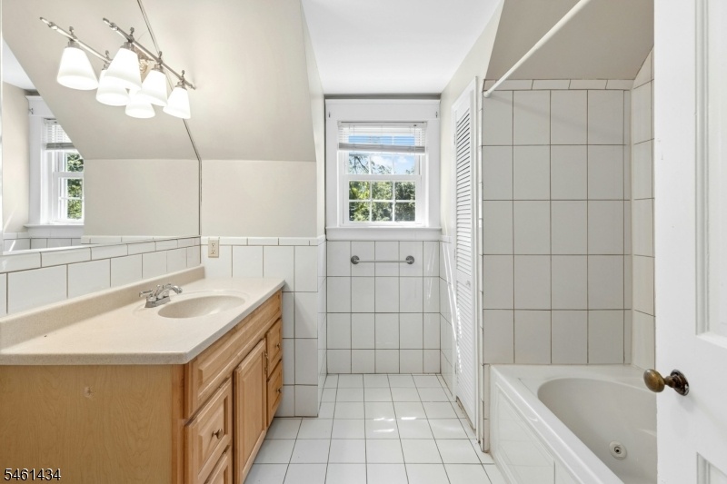 2nd floor hall bath