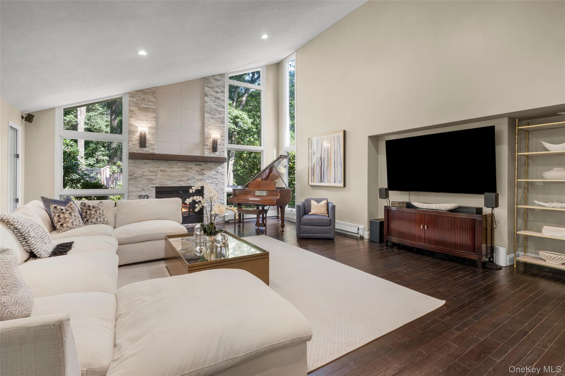 Oversized Family Room w/ Vaulted Ceilings